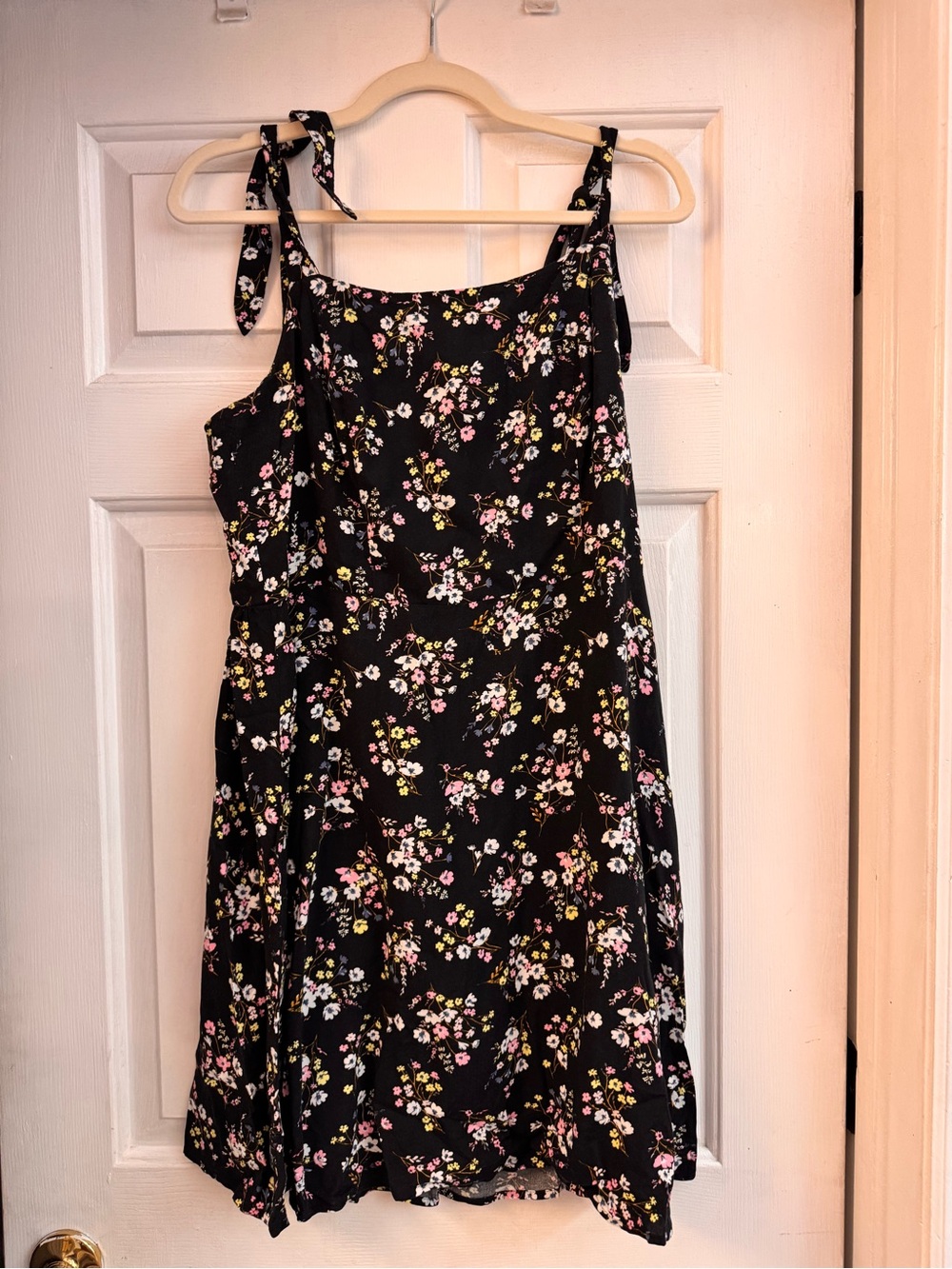 SO Black Floral Tie-Shoulder Casual Dress